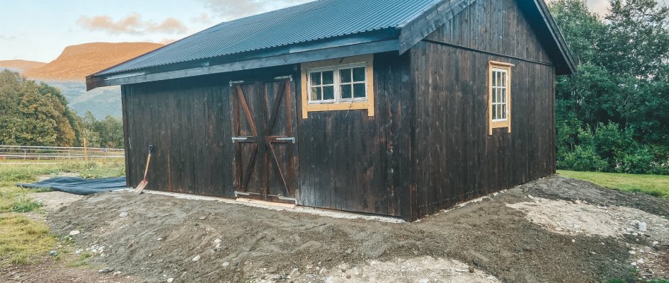 Building the horse stable